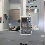 DOOSAN VT 900 M